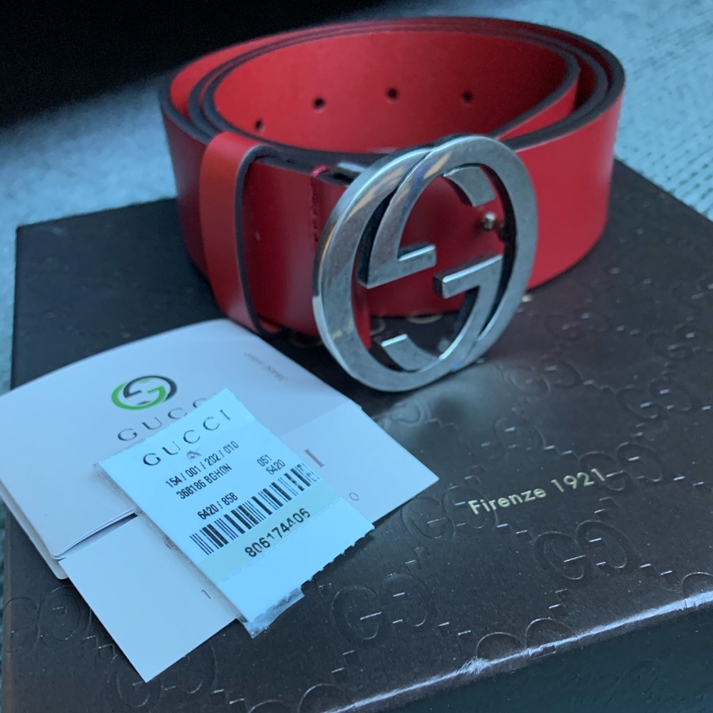 Men’s Gucci red belt!!